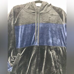 Luxurious ❤️ Velour Super Soft Blue & Black Colorblock Hoodie, EUC, Ladies’ L